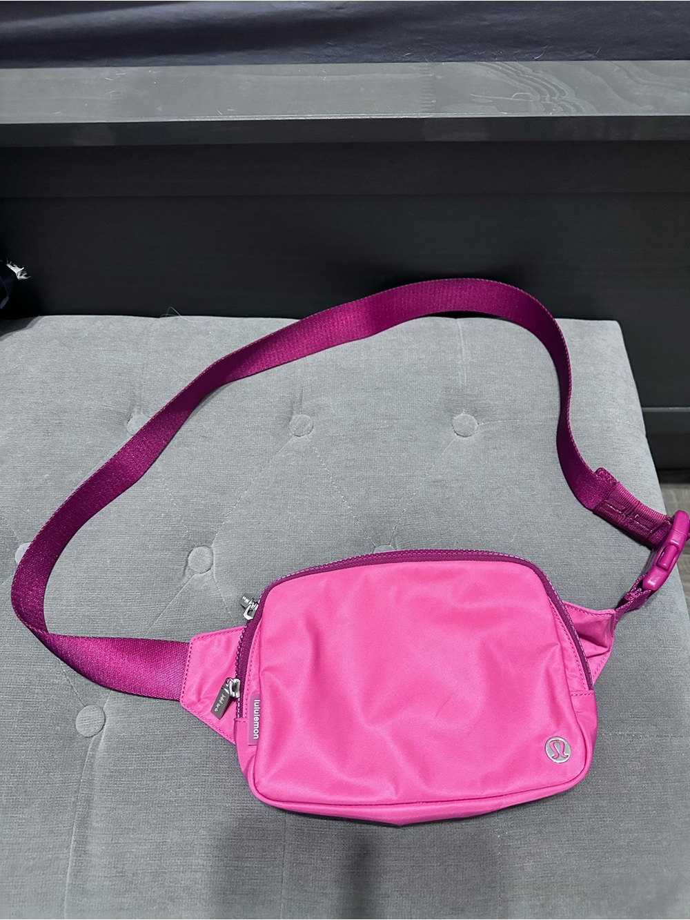 lululemon athletica 2L Hot Pink Crossbody Belt Bag with Magenta Strap
